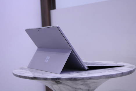 Surface Pro 6 ( i5/8GB/128GB ) + Type Cover 2